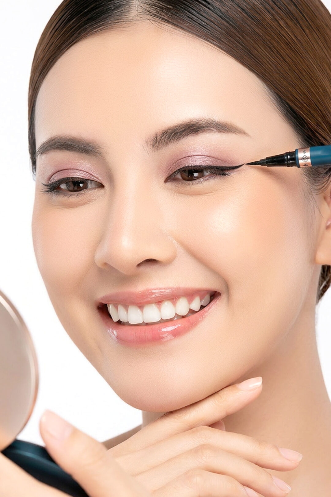 Liquid eyeliner pens